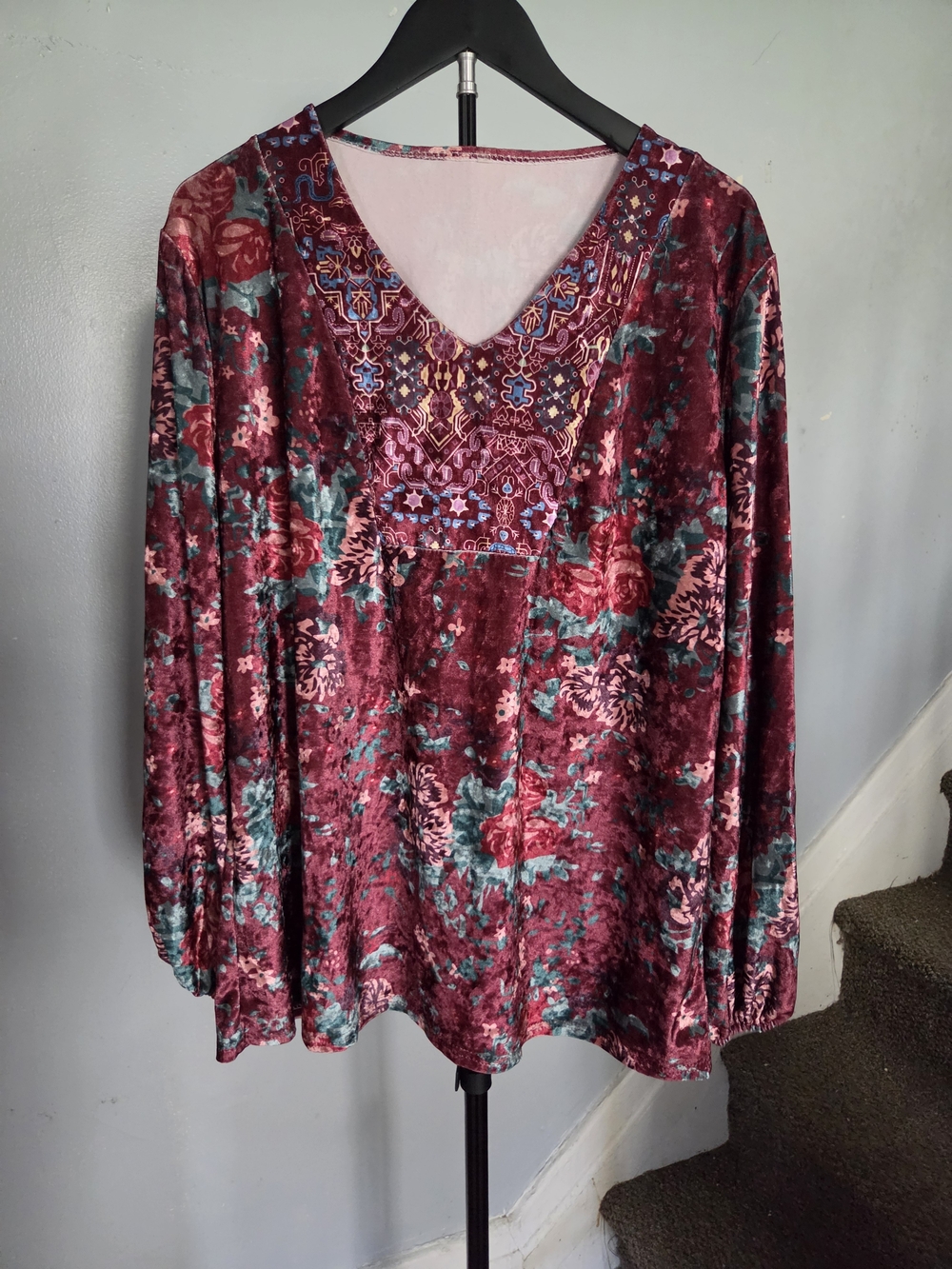 Women's V-Neck Velvet Floral Blouse in Burgundy